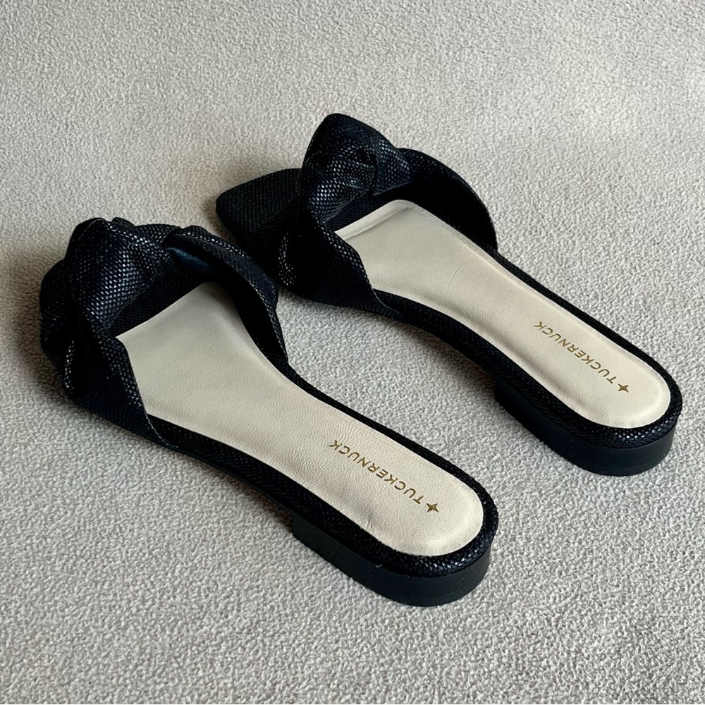 Like new in box! Tuckernuck Raffia Brit Sandals - Picture 5 of 10